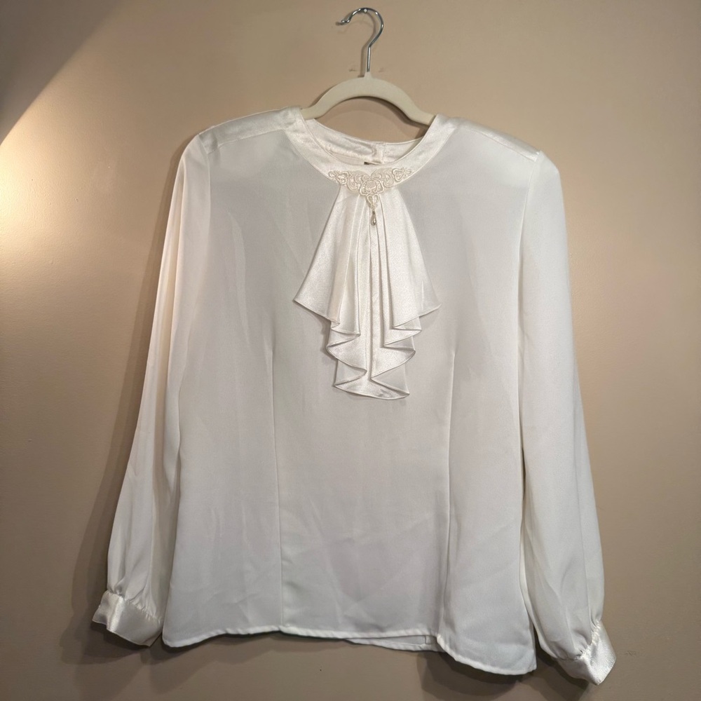 Vtg Elegant White‎ Blouse